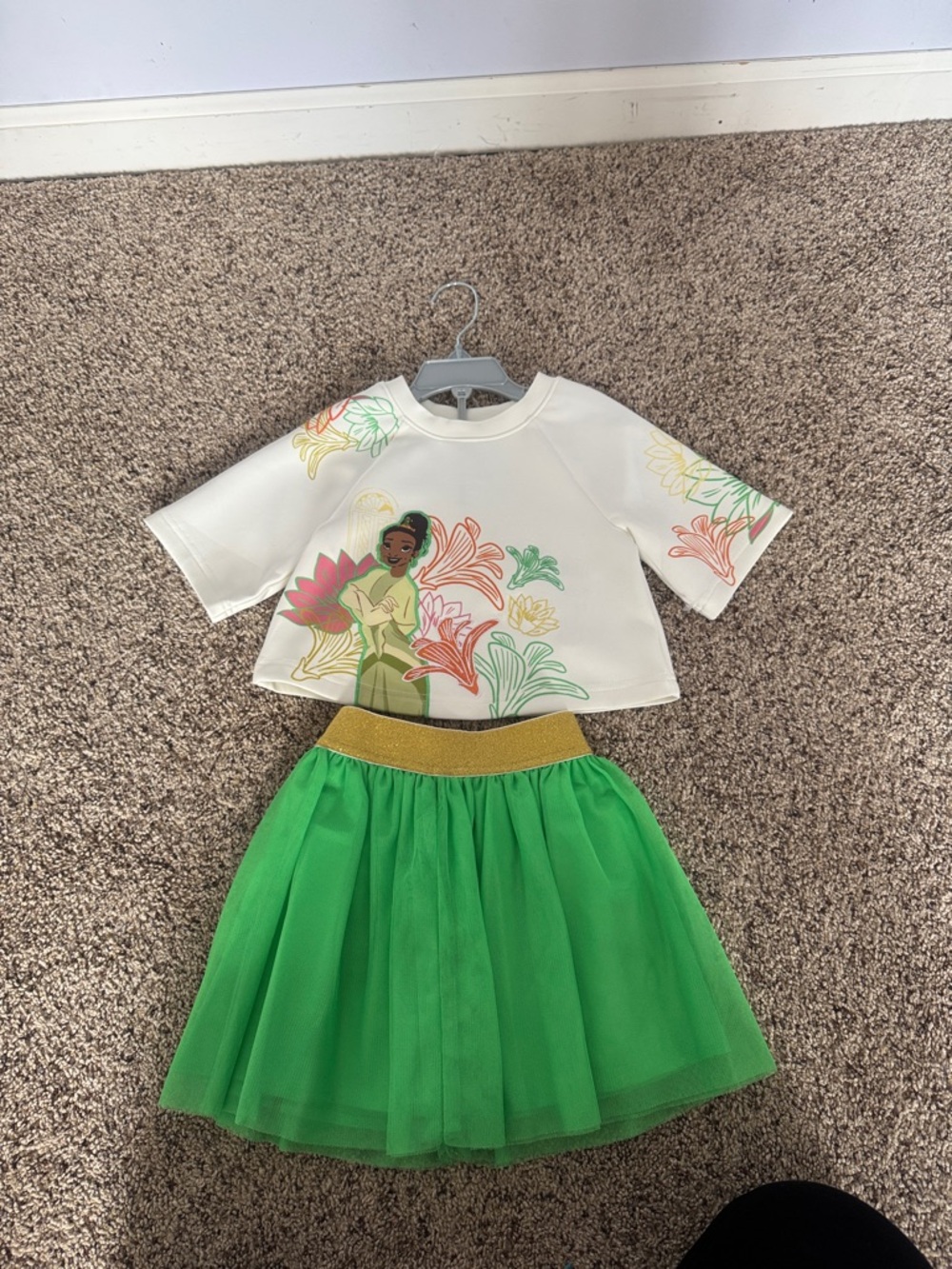 Disney Green and White Tiana Floral Kids Matching Set never worn but without tag